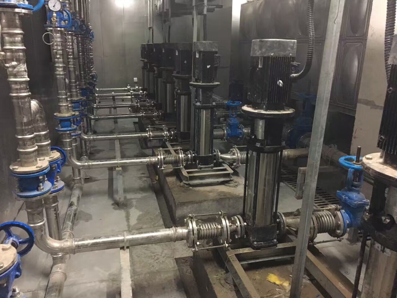 永穗牌rg雷竞技在小区自来水增压泵房中的使用