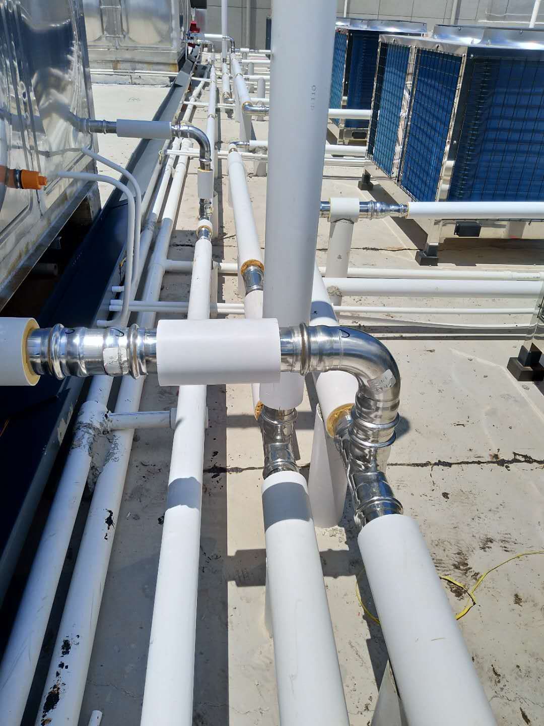 发泡rg雷竞技施工现场实拍.jpg
